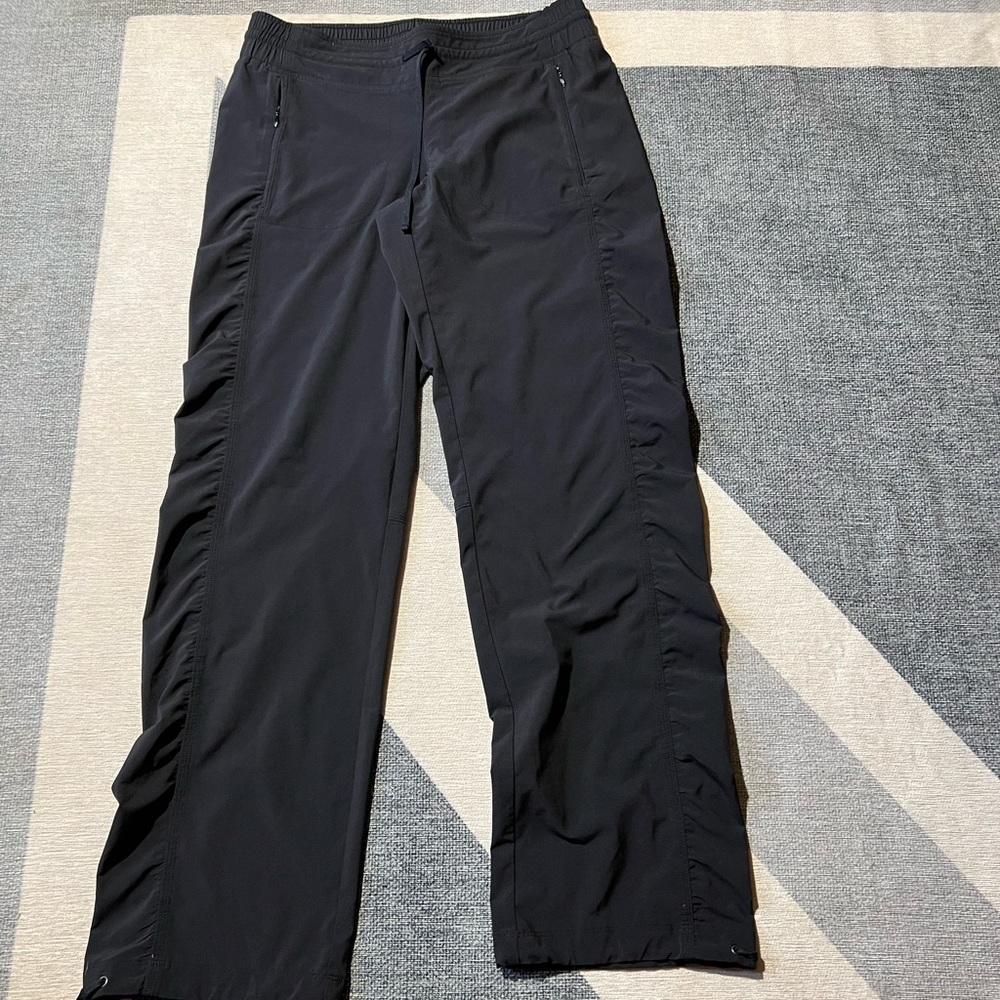 Athleta Black La Viva Pant - size 6 *EUC*